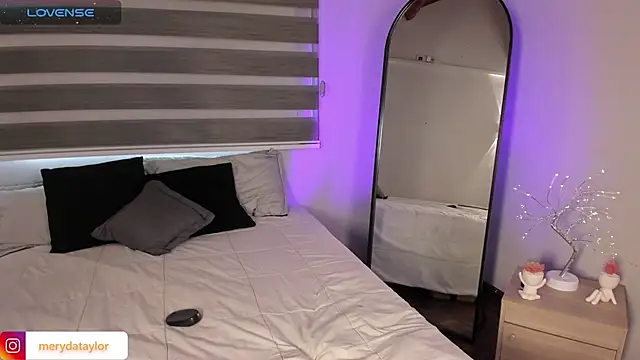 MERIDA TAYLOR online show from 01/09/26, 01:29