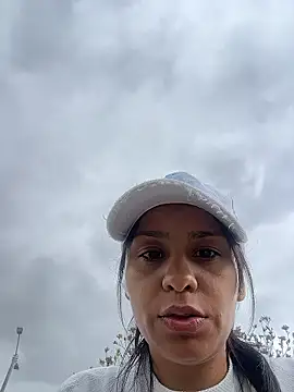 Snapshot of J_loren chatting on 01/12/26, 03:19 J loren online show from 01/12/26, 03:19