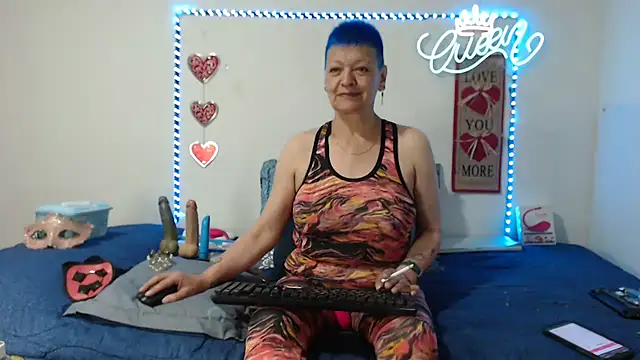 Snapshot of loquitaqueen011 chatting on 09/21/25, 04:34 loquitaqueen011 online show from 09/21/25, 04:34