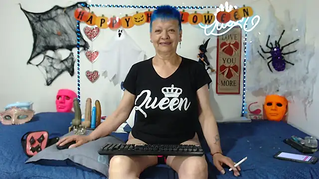 loquitaqueen011 online show from 10/26/25, 03:23