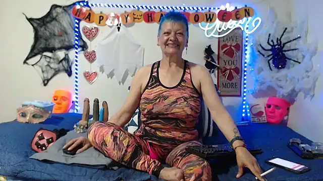 Snapshot of loquitaqueen011 chatting on 10/05/25, 06:20 loquitaqueen011 online show from 10/05/25, 06:20