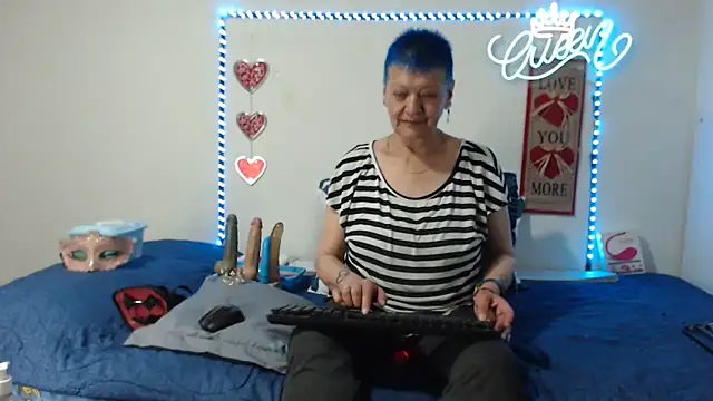 Snapshot of loquitaqueen011 chatting on 09/08/25, 10:09 loquitaqueen011 online show from 09/08/25, 10:09