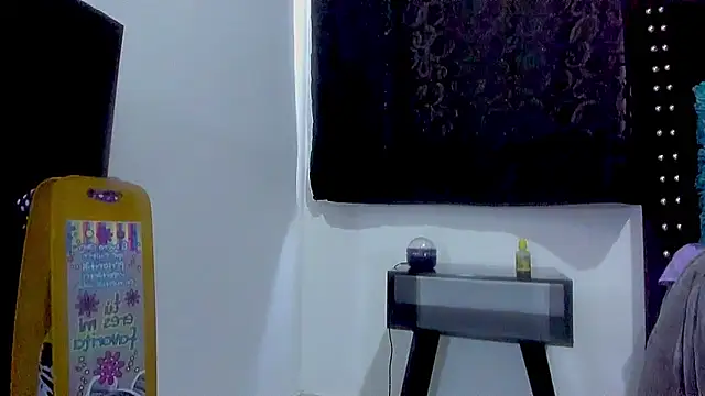 amareto queen online show from 09/25/25, 09:43