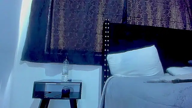 amareto queen online show from 09/10/25, 09:14