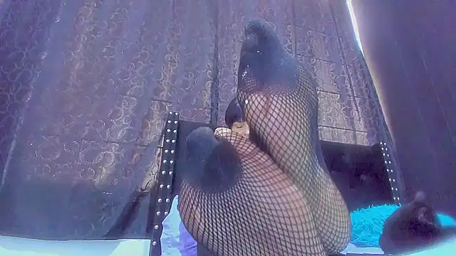 amareto queen online show from 11/01/25, 08:03