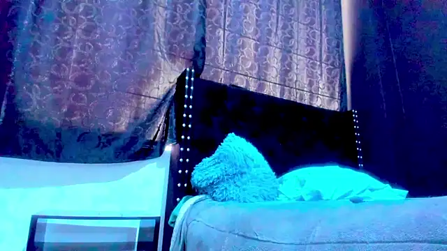 amareto queen online show from 02/02/26, 07:24