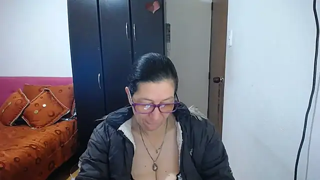 Snapshot of latin49 chatting on 06/29/26, 07:15 latin49 online show from 06/29/26, 07:15