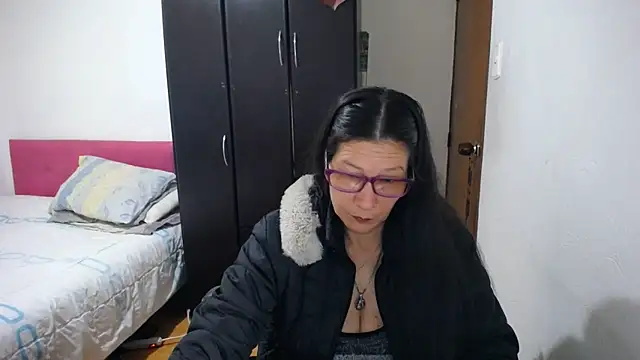 Snapshot of latin49 chatting on 06/15/26, 05:29 latin49 online show from 06/15/26, 05:29
