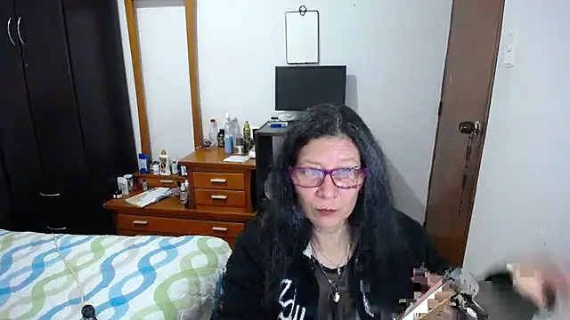 Snapshot of latin49 chatting on 09/24/25, 04:08 latin49 online show from 09/24/25, 04:08
