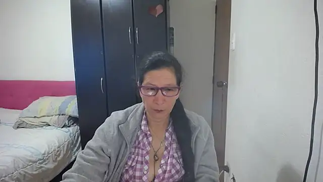 Snapshot of latin49 chatting on 06/11/26, 05:15 latin49 online show from 06/11/26, 05:15