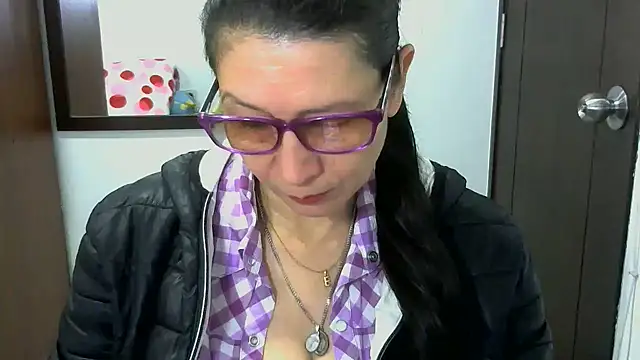 Snapshot of latin49 chatting on 02/15/25, 04:47 latin49 online show from 02/15/25, 04:47