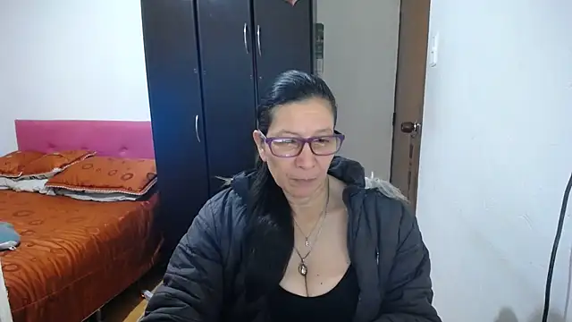 Snapshot of latin49 chatting on 06/27/26, 05:35 latin49 online show from 06/27/26, 05:35