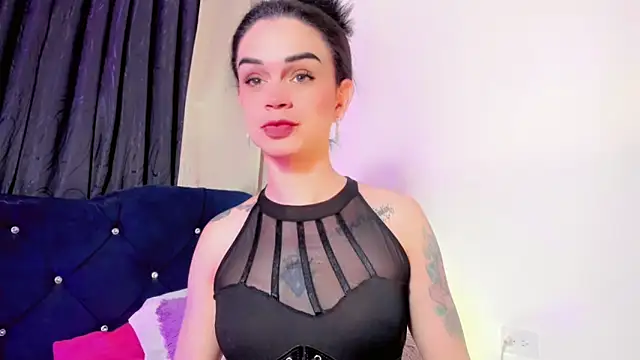 lesly xx online show from 11/18/25, 03:21