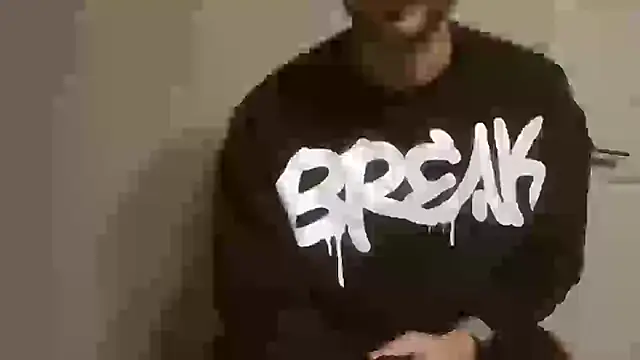 Hotboyo01 online show from 01/24/25, 08:55