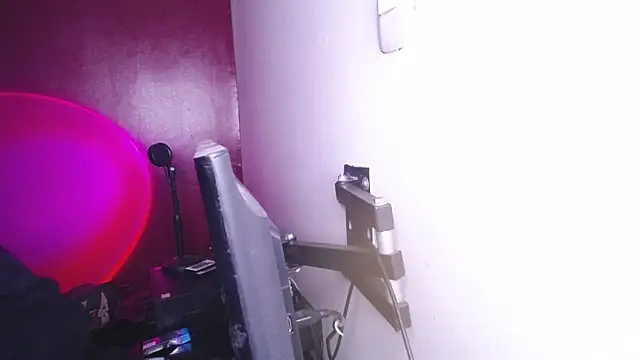 Snapshot of Sarayy_Collins chatting on 03/15/25, 11:08 Sarayy Collins online show from 03/15/25, 11:08