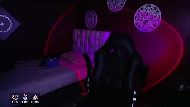 Snapshot of Sarayy_Collins chatting on 03/17/25, 11:21 Sarayy Collins online show from 03/17/25, 11:21