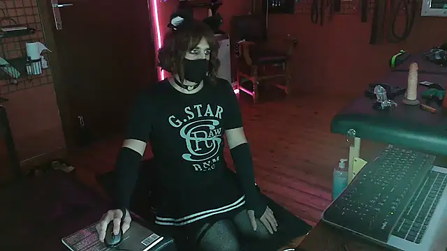 Ginny-the-bdsm-nympho online show from 10/23/25, 05:00