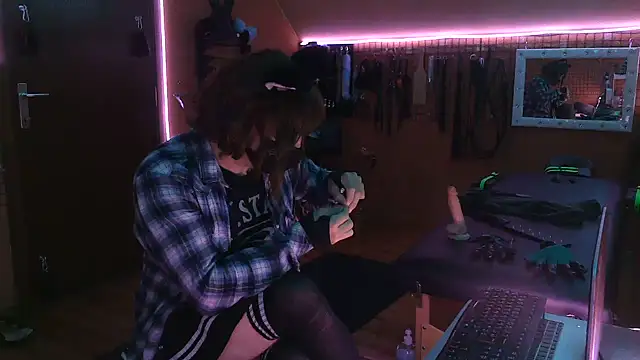 Ginny-the-bdsm-nympho online show from 11/16/25, 06:01