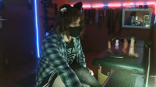 Ginny-the-bdsm-nympho online show from 05/28/26, 04:24