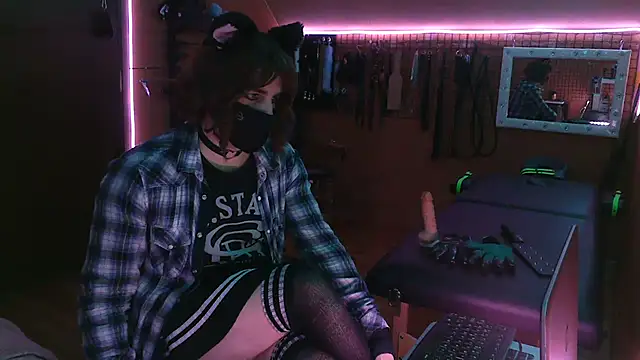 Ginny-the-bdsm-nympho online show from 12/18/25, 06:01