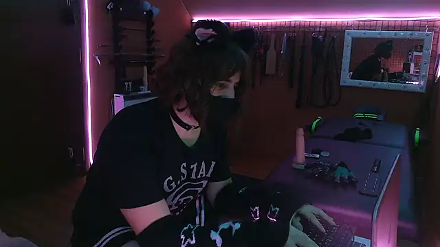 Ginny-the-bdsm-nympho online show from 12/14/25, 06:13