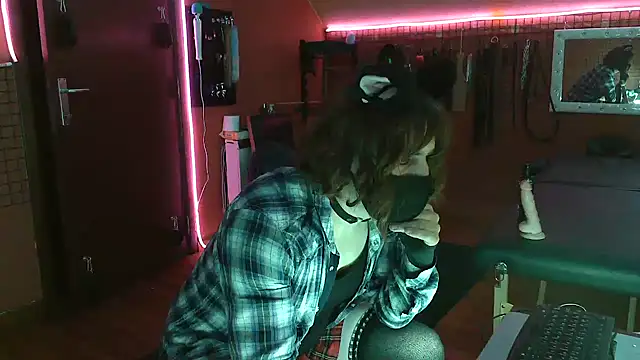 Ginny-the-bdsm-nympho online show from 02/24/25, 05:42