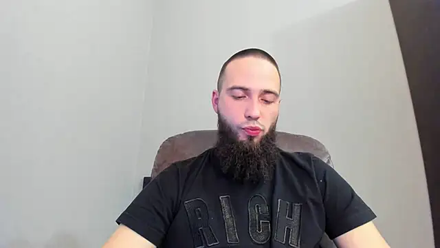 Snapshot of A_____________ chatting on 02/11/25, 06:55 A online show from 02/11/25, 06:55