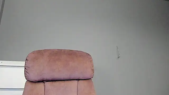 Snapshot of A_____________ chatting on 11/12/25, 12:59 A online show from 11/12/25, 12:59