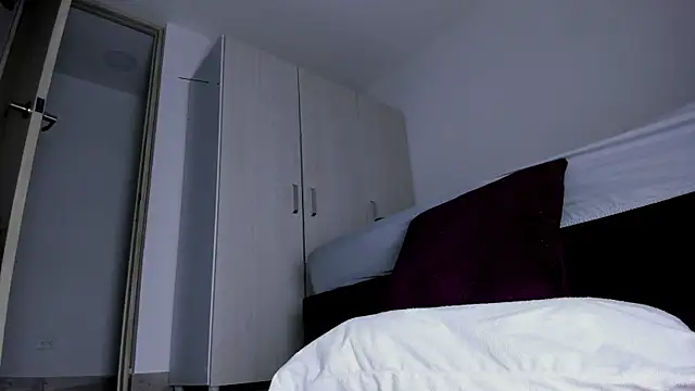 Skarleth69 online show from 09/26/25, 01:45