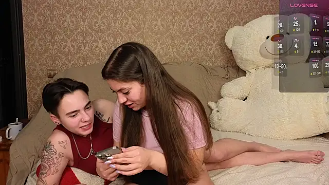 twobabesweet online show from 12/22/25, 06:46