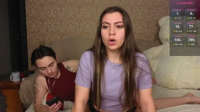 twobabesweet online show from 10/21/25, 04:45