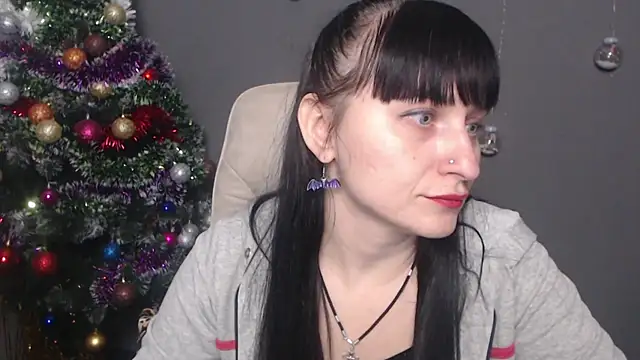 NinaFlawlees online show from 12/17/25, 12:54