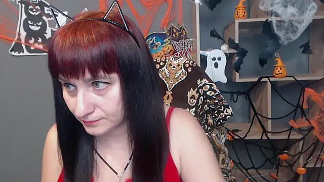 NinaFlawlees online show from 10/30/25, 01:09