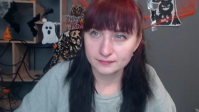 Snapshot of NinaFlawlees chatting on 10/20/25, 12:06 NinaFlawlees online show from 10/20/25, 12:06