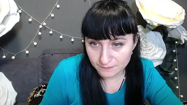 NinaFlawlees online show from 11/27/25, 01:22