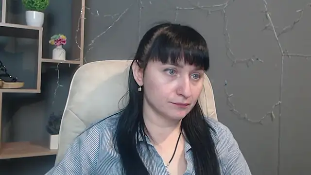 NinaFlawlees online show from 12/03/25, 12:59