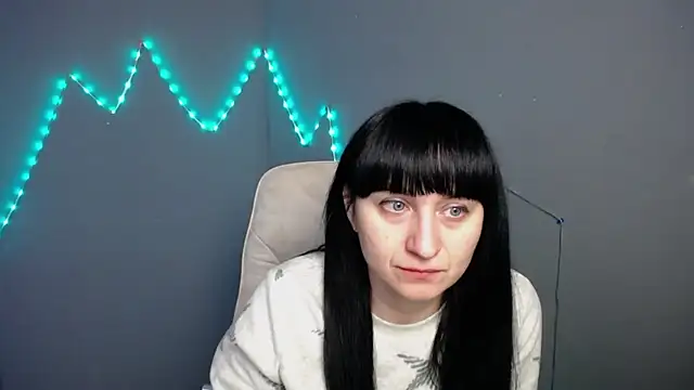 NinaFlawlees online show from 04/22/26, 05:58