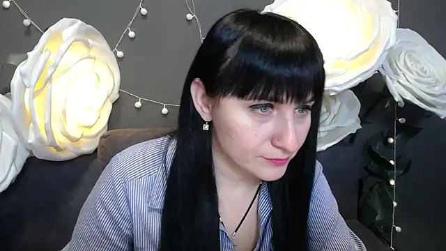 NinaFlawlees online show from 11/19/25, 12:49