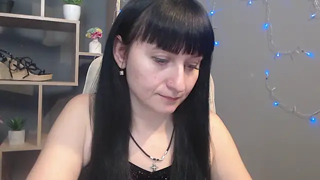 NinaFlawlees online show from 11/25/25, 12:49