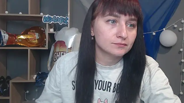 Snapshot of NinaFlawlees chatting on 10/02/25, 12:08 NinaFlawlees online show from 10/02/25, 12:08