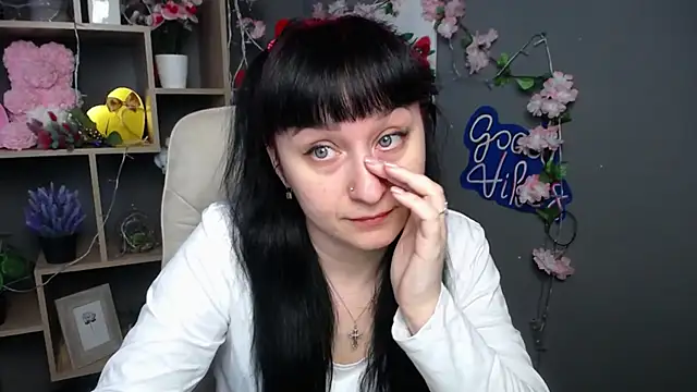 NinaFlawlees online show from 05/30/26, 06:09