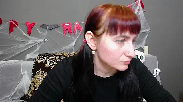 NinaFlawlees online show from 10/22/25, 12:15