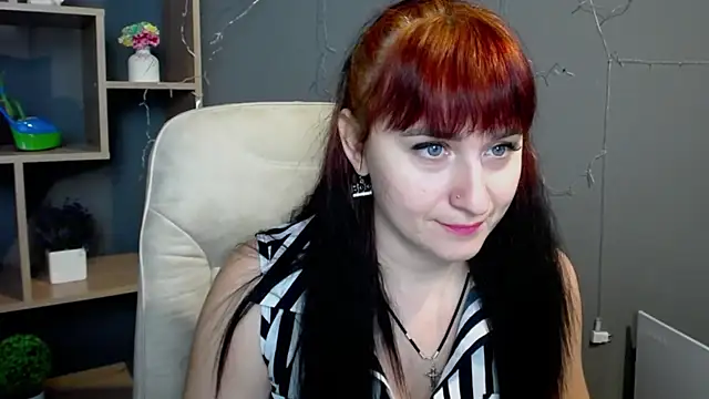 NinaFlawlees online show from 11/17/25, 12:53