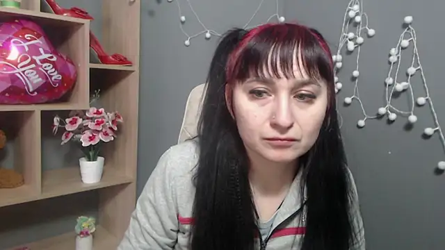 NinaFlawlees online show from 02/13/26, 06:57