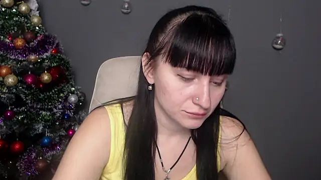 NinaFlawlees online show from 12/15/25, 01:06