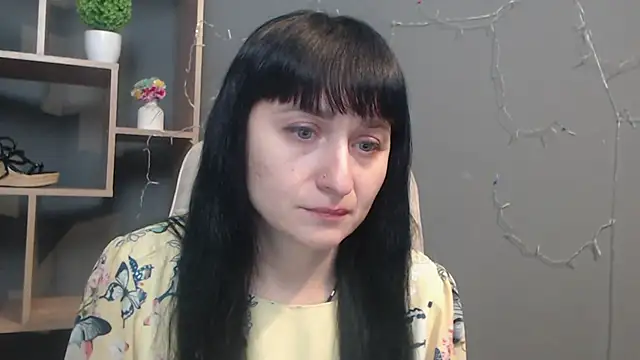 NinaFlawlees online show from 11/29/25, 01:11