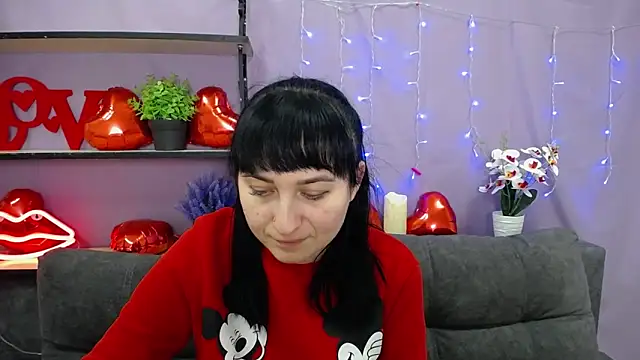 Snapshot of NinaFlawlees chatting on 03/05/25, 11:49 NinaFlawlees online show from 03/05/25, 11:49