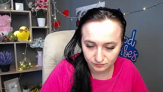 NinaFlawlees online show from 07/07/26, 07:23