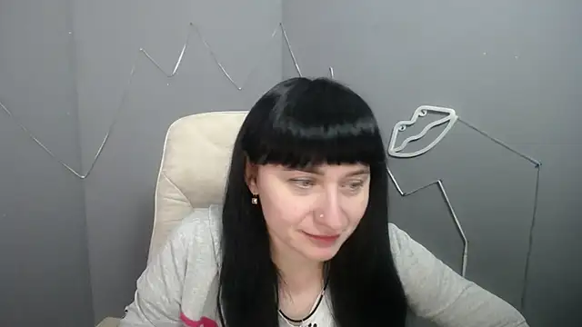 NinaFlawlees online show from 04/10/26, 12:12