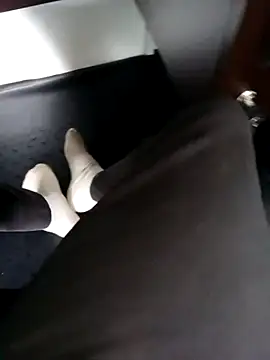 Snapshot of robinsan1010 chatting on 02/26/25, 11:32 robinsan1010 online show from 02/26/25, 11:32